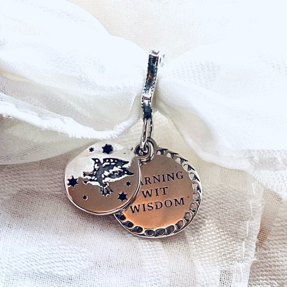 🦅 NWOT Ravenclaw Charm – Harry Potter ✨ - Picture 2 of 12